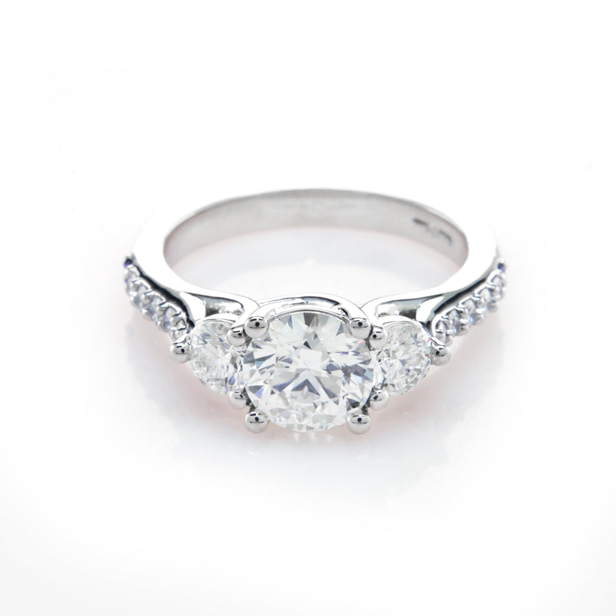 Top 2025 Engagement Ring Trends