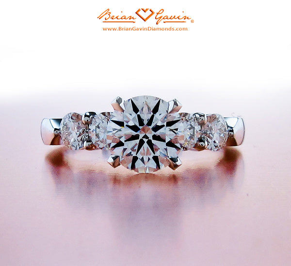 The Perfect "Arrows" Pattern in the Brian Gavin Signature Diamond