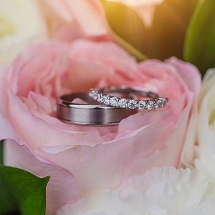 A Wedding Band That Clearly Says “Married”: Sarah and Chris’s Rings