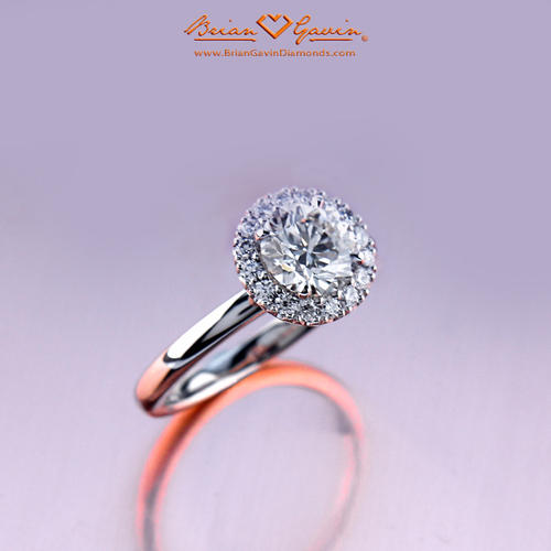 round-cut halo diamond engagement ring