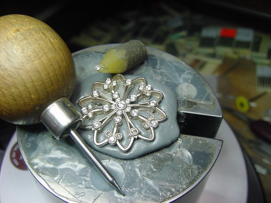 Brian Gavin Diamond's Jewelry Workshop Rocks!...