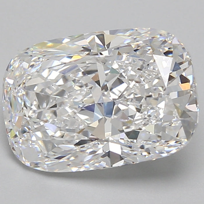 Cushion Cut vs. Radiant Cut Diamond Guide