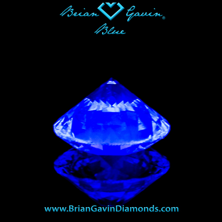 What does medium blue fluorescence look like in a diamond