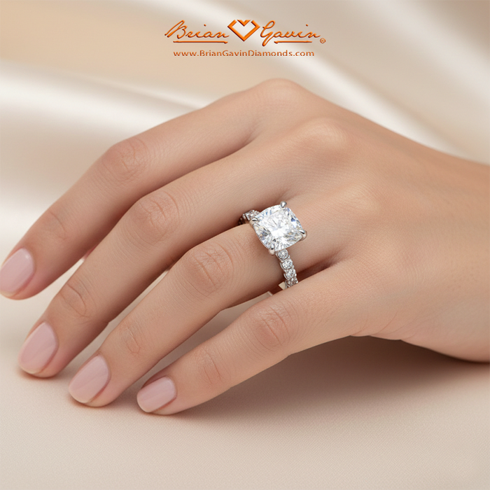 Platinum, 18K White Gold, 18K Rose Gold, 18K Yellow Gold