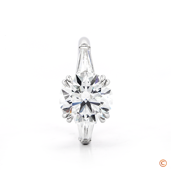 Graciosa Featuring a 3.52ct Round Diamond