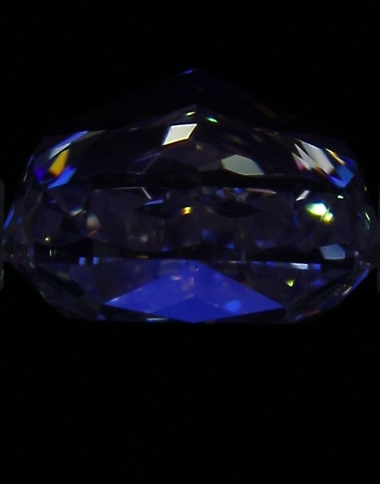 1.61ct Cushion U-V VVS2 Natural Diamond fluorescence image