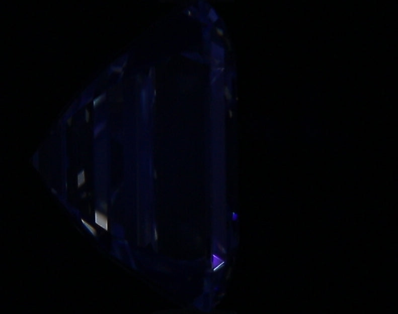 2.02ct Asscher I VS2 Natural Diamond fluorescence image