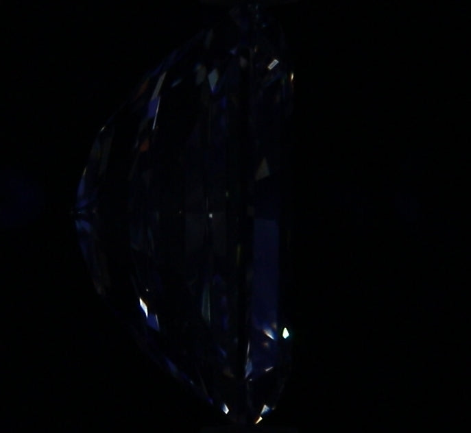 2.01ct Radiant I SI1 Natural Diamond fluorescence image