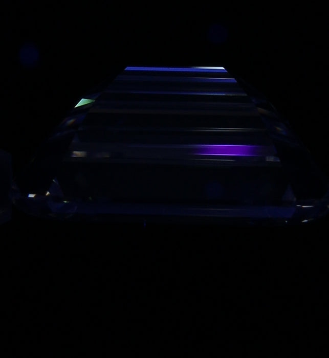 2.01ct Emerald G VS1 Natural Diamond fluorescence image