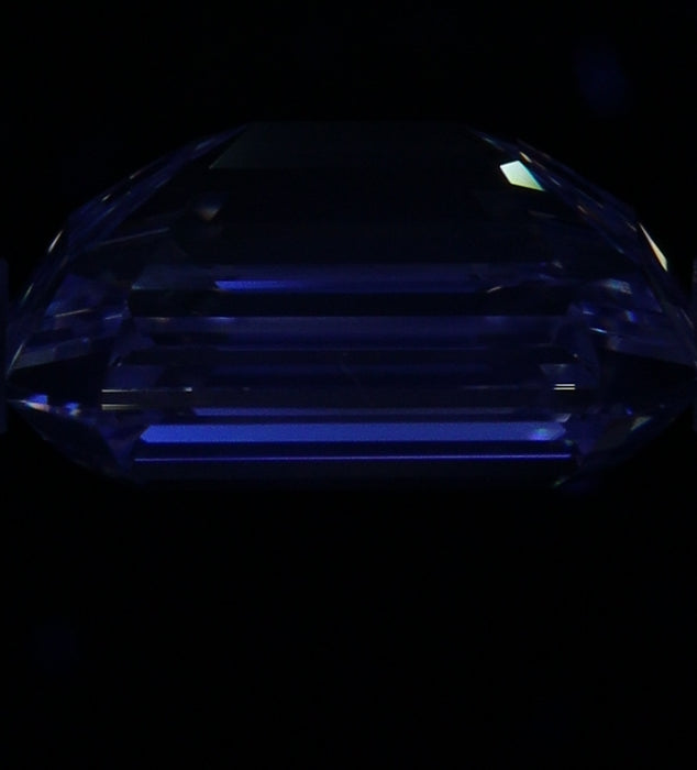 1.82ct Emerald I SI1 Natural Diamond fluorescence image