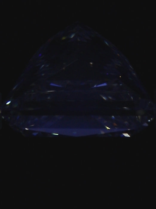 2.80ct PC L VVS1 Natural Diamond fluorescence image