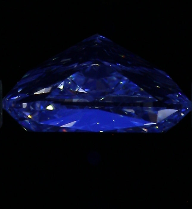 2.01ct CE F SI1 Natural Diamond fluorescence image