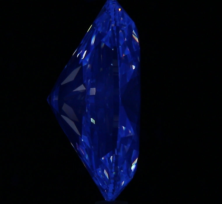 4.01ct Oval I VS1 Natural Diamond fluorescence image