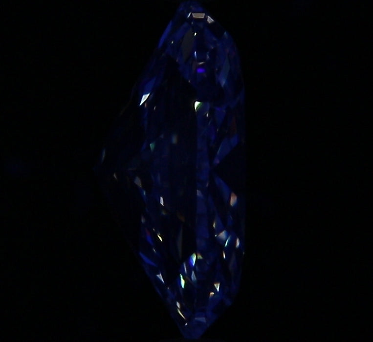 2.05ct Oval H VVS2 Natural Diamond fluorescence image