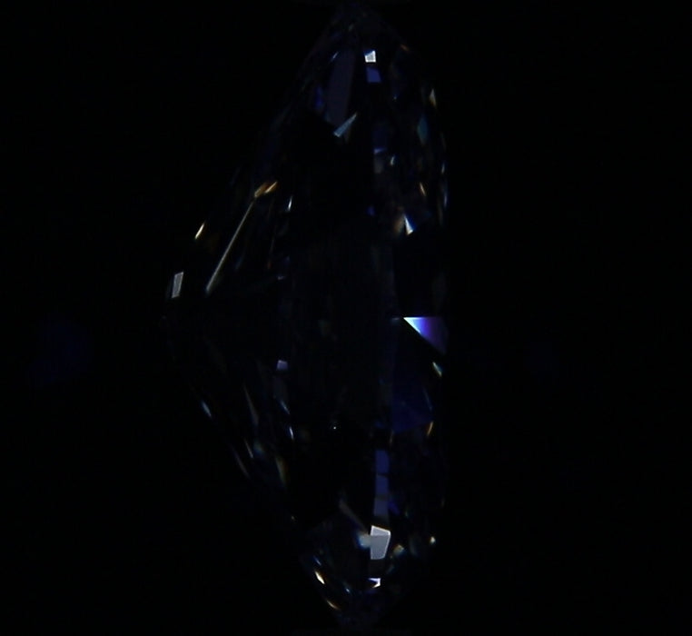 2.01ct Oval I SI1 Natural Diamond fluorescence image
