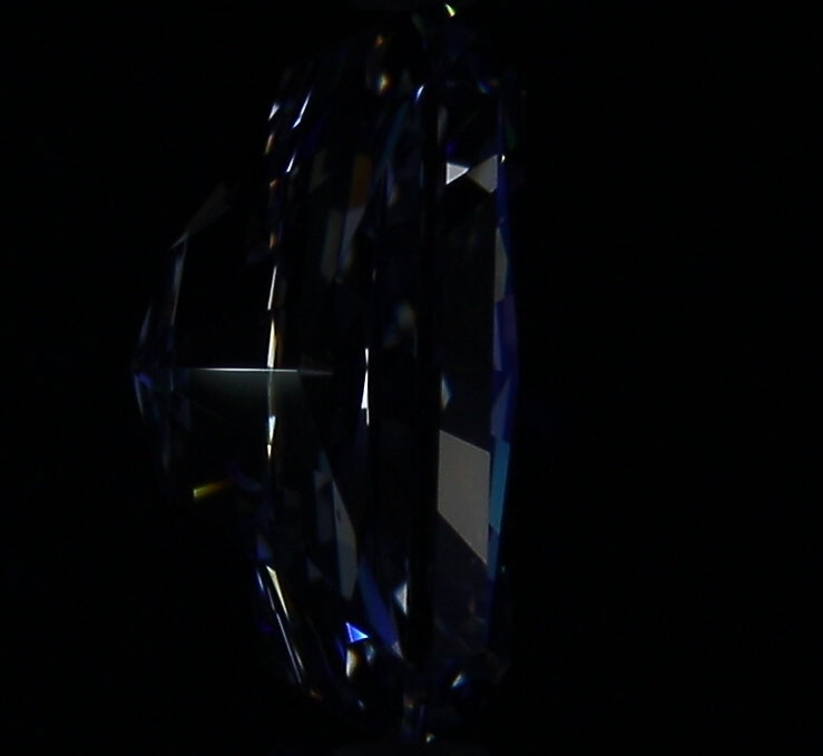 3.01ct Radiant F VS2 Natural Diamond fluorescence image