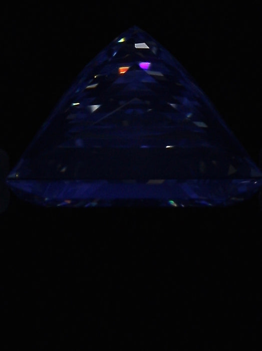 2.50ct PC L VS1 Natural Diamond fluorescence image