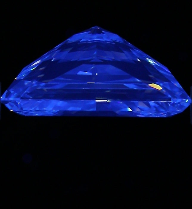 3.02ct Radiant H VS1 Natural Diamond fluorescence image
