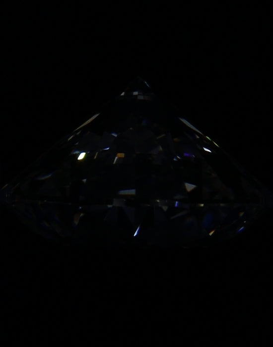 2.74ct Round G VVS2 Natural Diamond fluorescence image