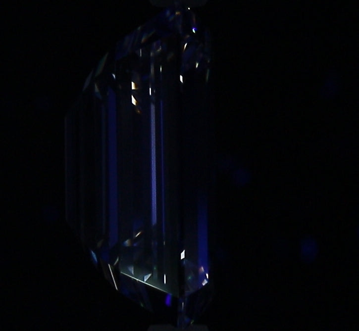 2.51ct Emerald E VS1 Natural Diamond fluorescence image