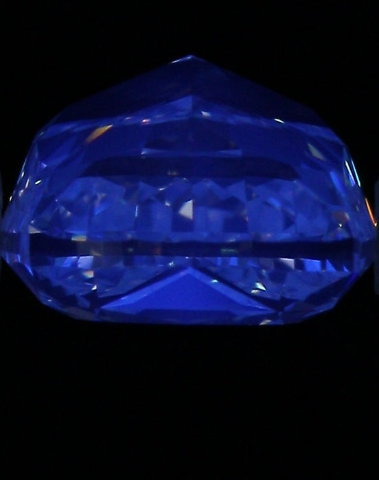 1.61ct Cushion U-V VS1 Natural Diamond fluorescence image