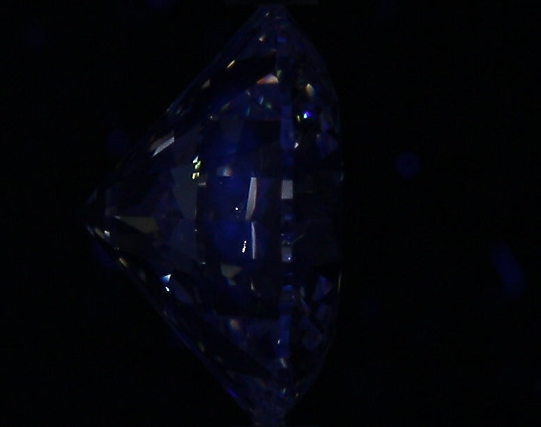 2.51ct Round H VS2 Natural Diamond fluorescence image