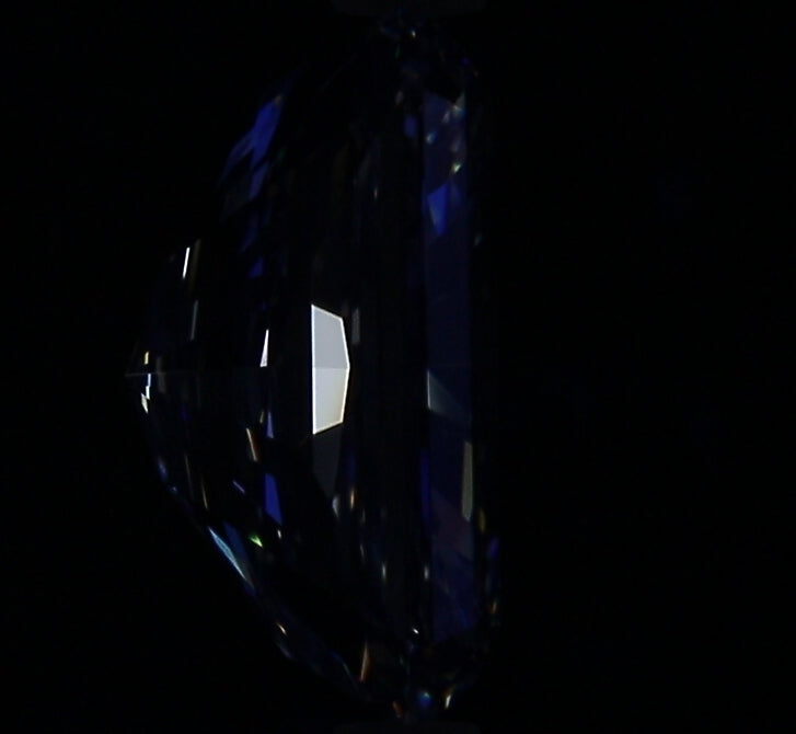 2.58ct Radiant F VS1 Natural Diamond fluorescence image
