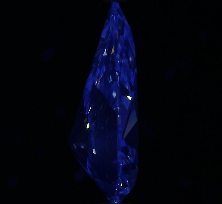 2.03ct Pear H VS2 Natural Diamond fluorescence image