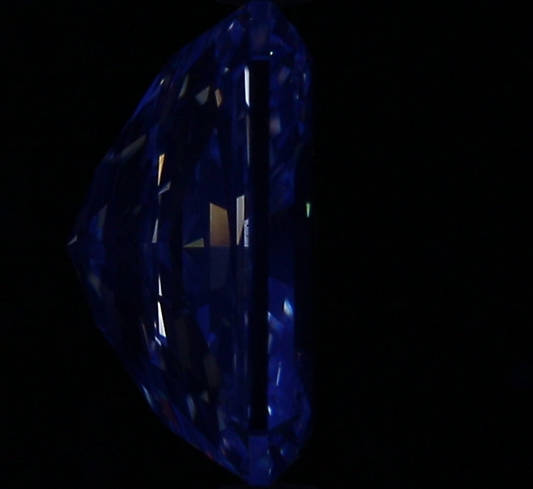 2.71ct Radiant G SI1 Natural Diamond fluorescence image