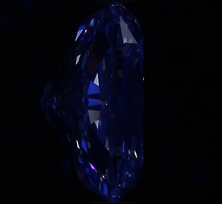 2.01ct CM F VS2 Natural Diamond fluorescence image