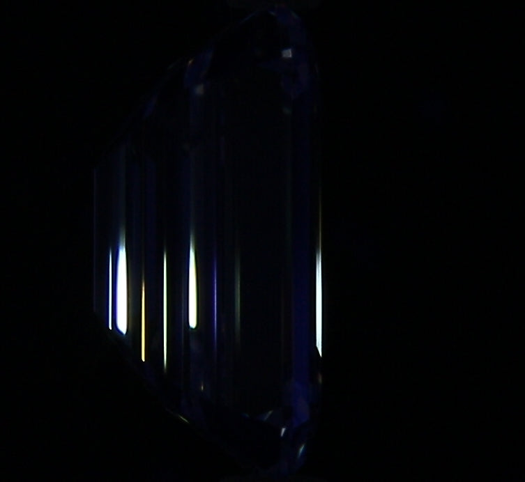 1.89ct Emerald H IF Natural Diamond fluorescence image