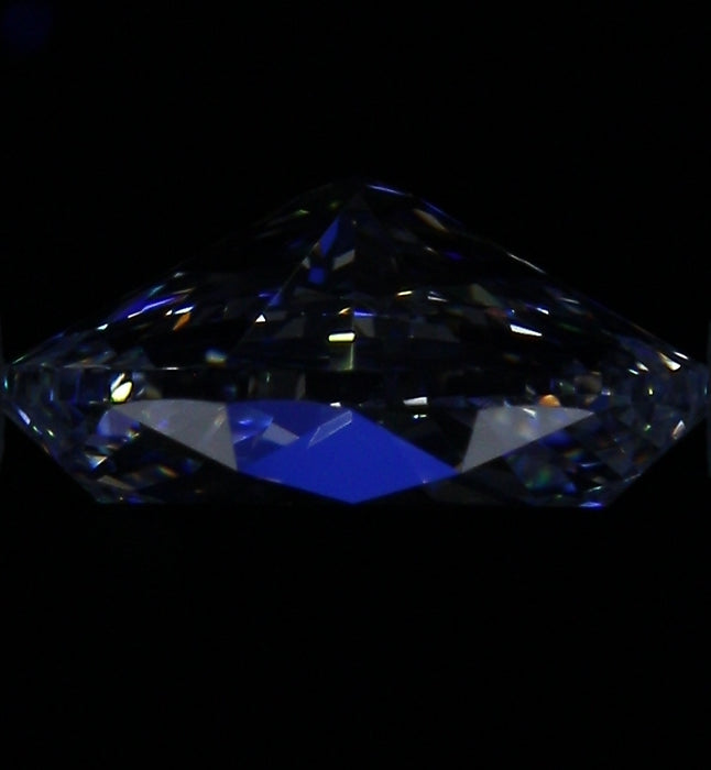 1.50ct Oval F VVS2 Natural Diamond fluorescence image