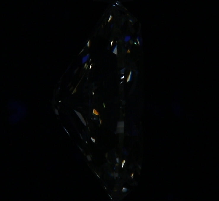 2.01ct Oval I VS1 Natural Diamond fluorescence image