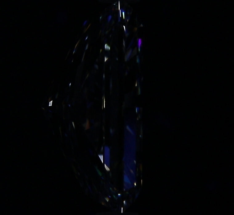 2.51ct Radiant D VS1 Natural Diamond fluorescence image