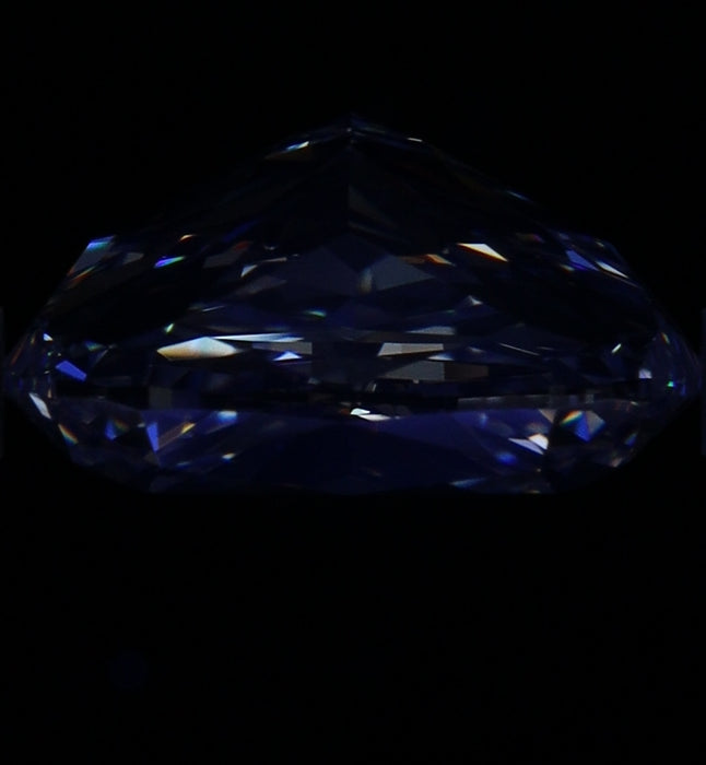 2.80ct CE I VVS1 Natural Diamond fluorescence image