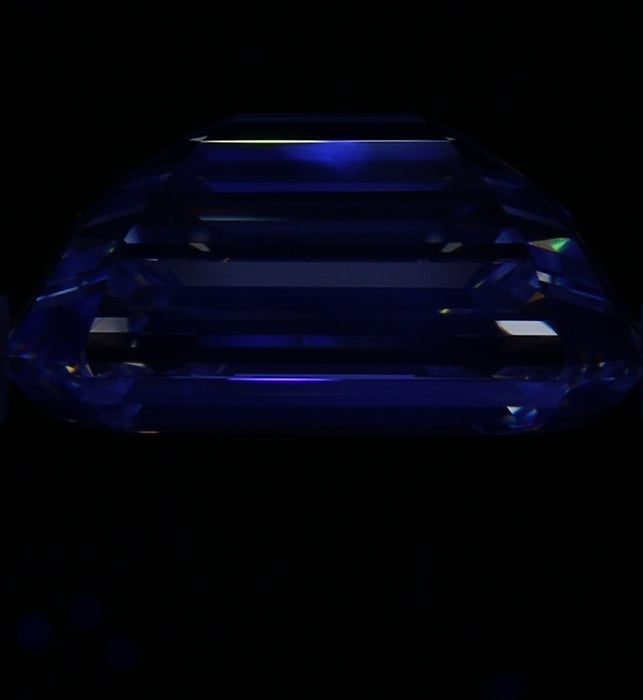 3.53ct Emerald H VVS1 Natural Diamond fluorescence image