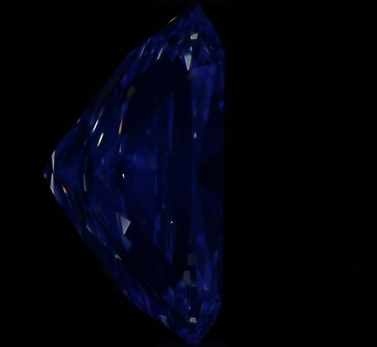 2.49ct CE F VS1 Natural Diamond fluorescence image