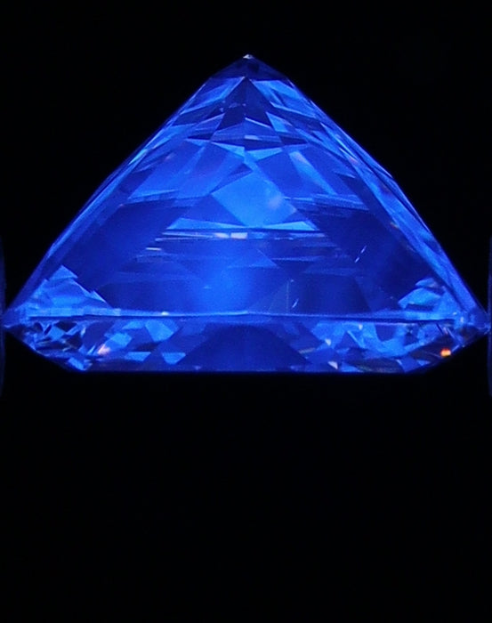 1.02ct CM H VS2 Natural Diamond fluorescence image