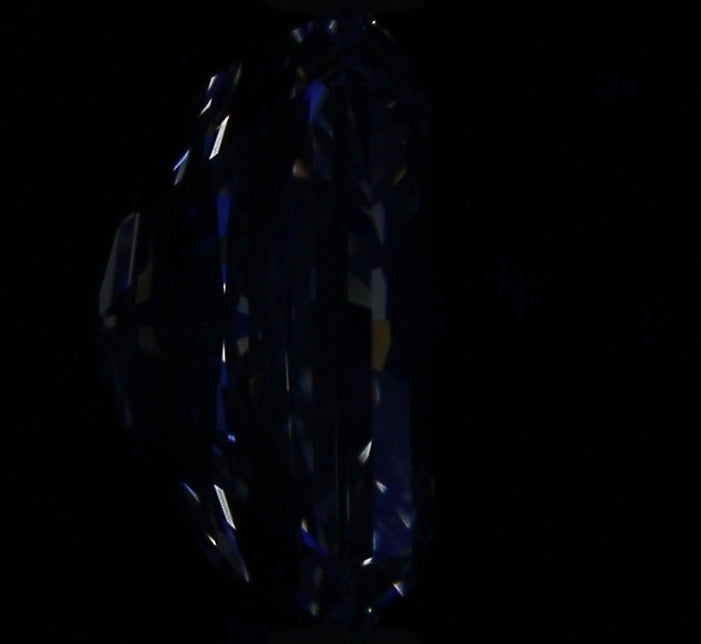 1.80ct Radiant G VS1 Natural Diamond fluorescence image