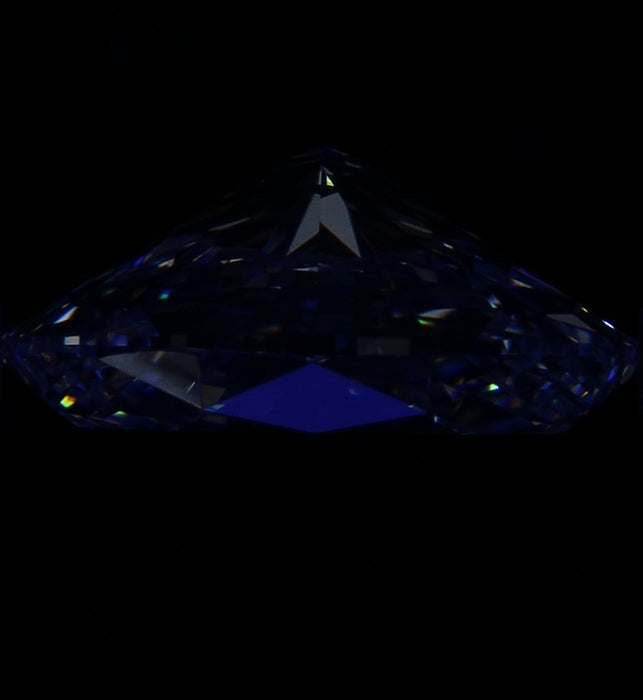 4.02ct Oval D VS2 Natural Diamond fluorescence image