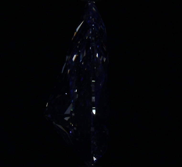 3.01ct Pear G SI1 Natural Diamond fluorescence image