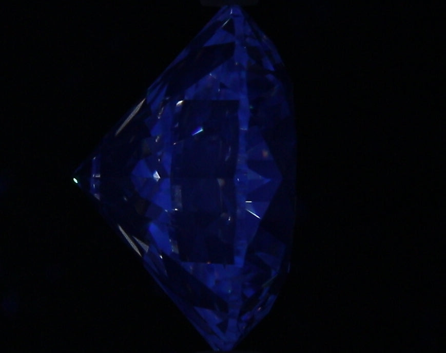 3.52ct Round I SI1 Natural Diamond fluorescence image