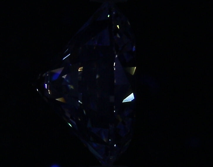 2.02ct Round F VS2 Natural Diamond fluorescence image