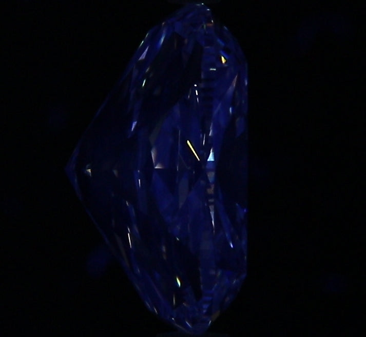 2.02ct CM H VS1 Natural Diamond fluorescence image