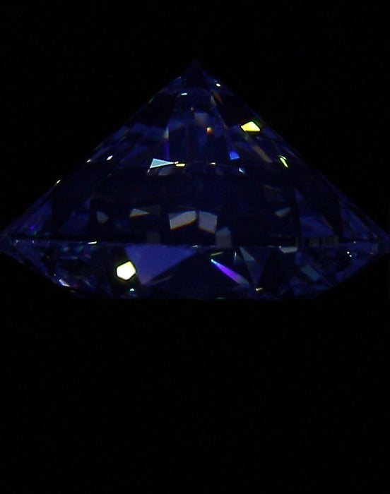 2.20ct Round H VVS1 Natural Diamond fluorescence image