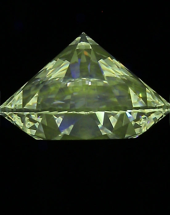 3.53ct Round F VS1 Natural Diamond fluorescence image