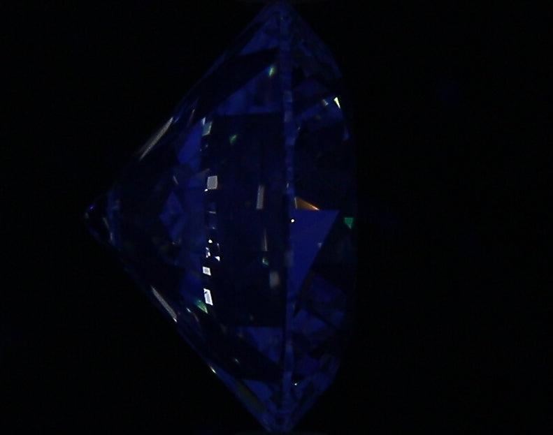2.57ct Round G VS2 Natural Diamond fluorescence image