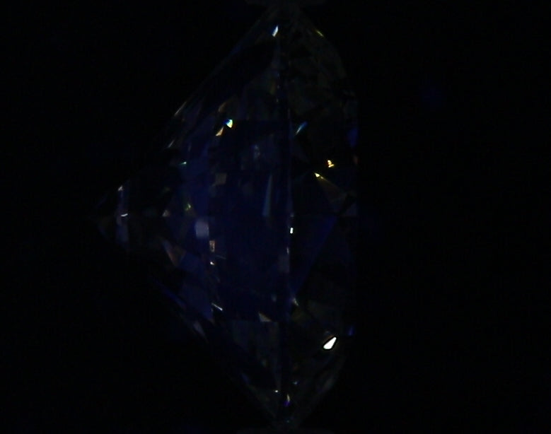 2.53ct Round H VS2 Natural Diamond fluorescence image