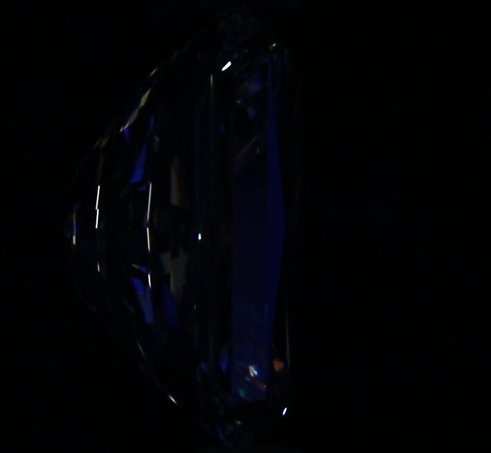 1.80ct Radiant F VVS2 Natural Diamond fluorescence image
