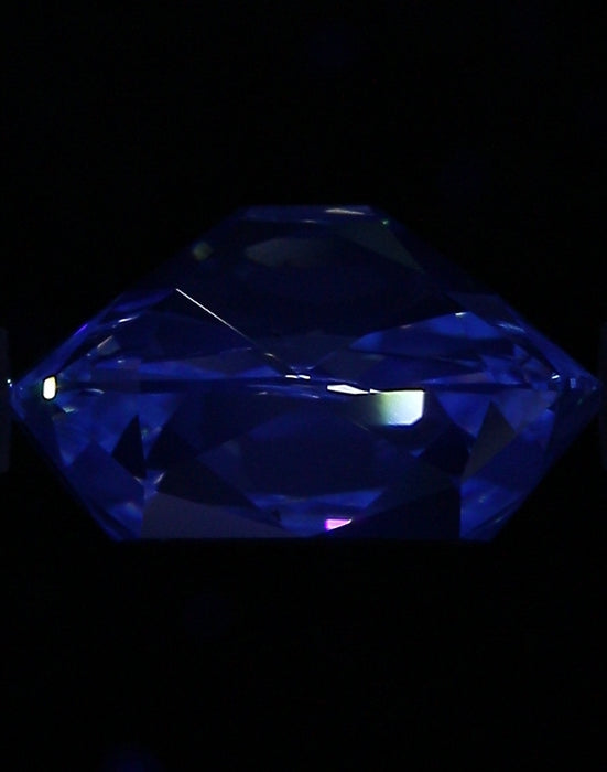 2.01ct OMB F VS2 Natural Diamond fluorescence image